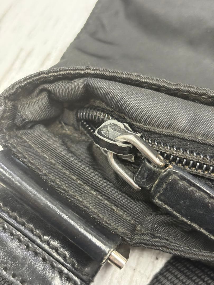 PRADA プラダ　サコッシュ　ショルダーバッグ　ナイロン　ブラック