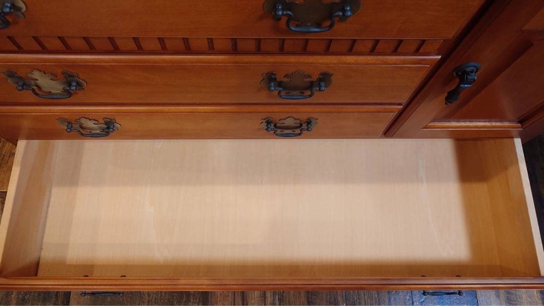 週末セール【新品・未使用】美品 横浜ダニエル チェストドレッサー ラウンド鏡付