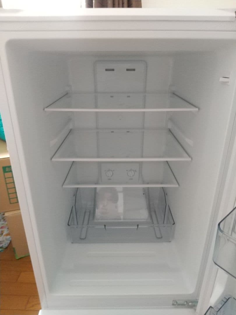 未使用に近い　2025年製 ホワイト冷蔵庫 2ドア　ヤマダ電気保証5年あり