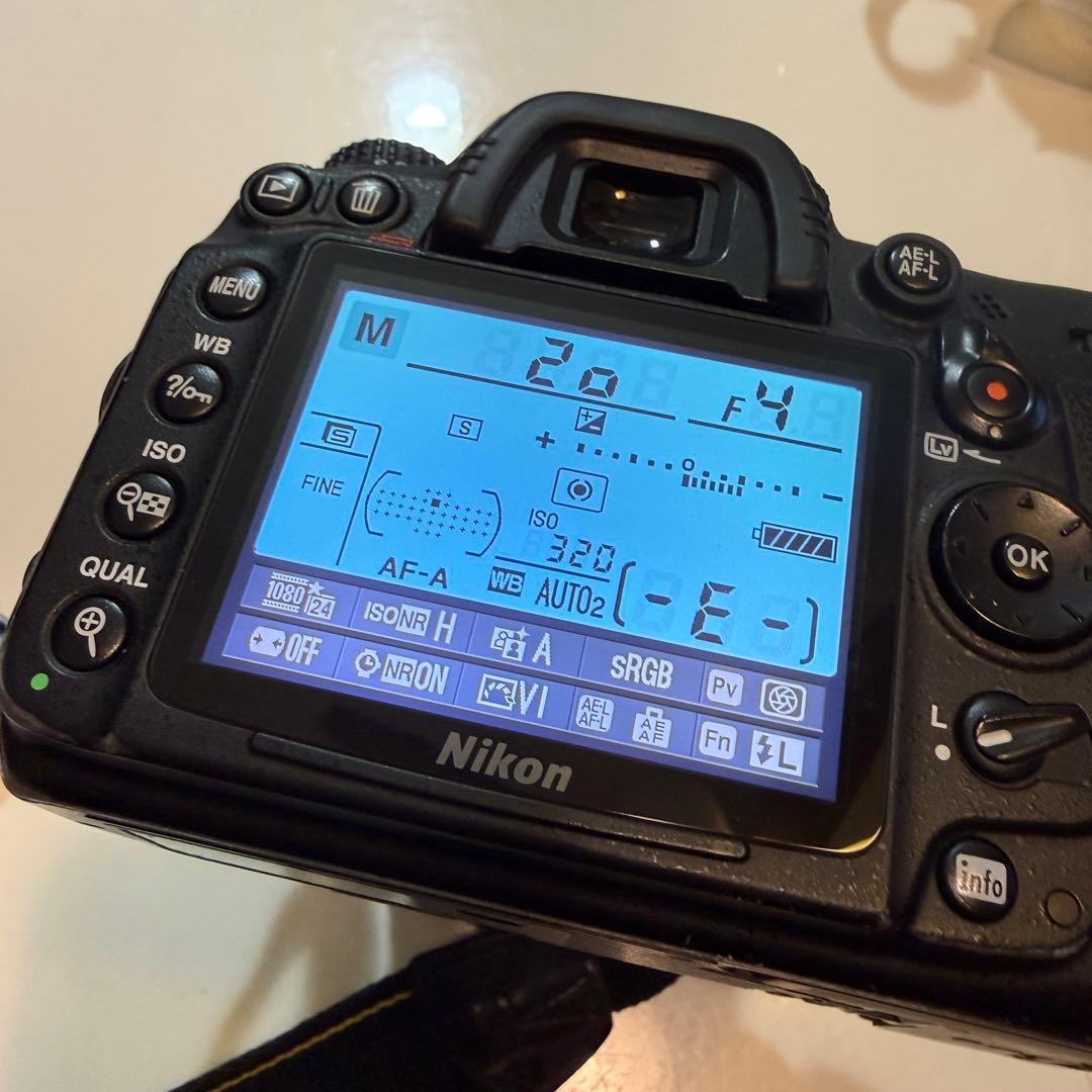 値下げ！Nikon 一眼レフカメラ D7000 18-200 VR レンズ付