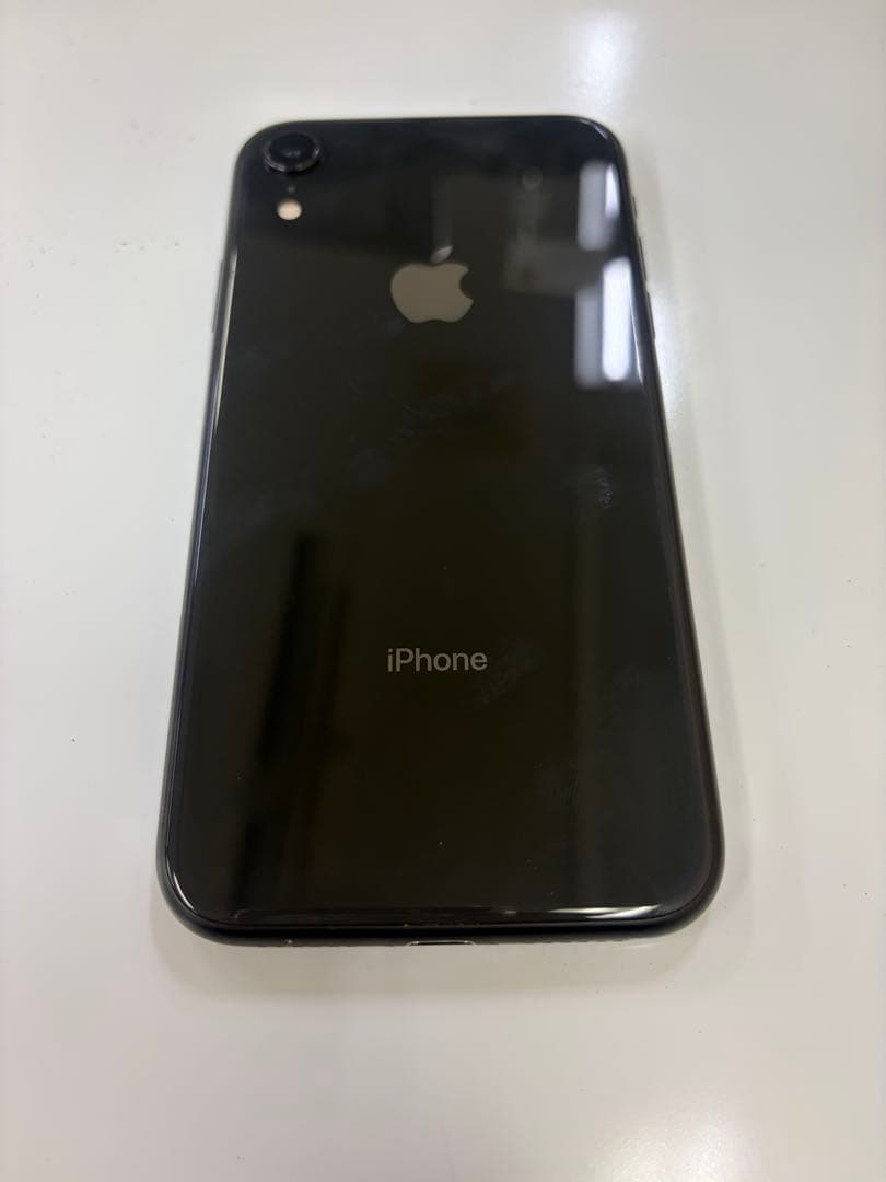 Apple iPhone XR ブラック　64g auSIMロック