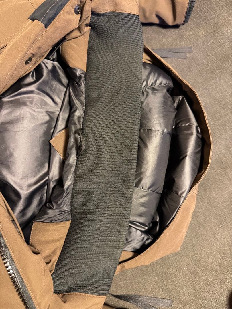 カナダグース  メイトランド ブラックレーベル希少ブラウン