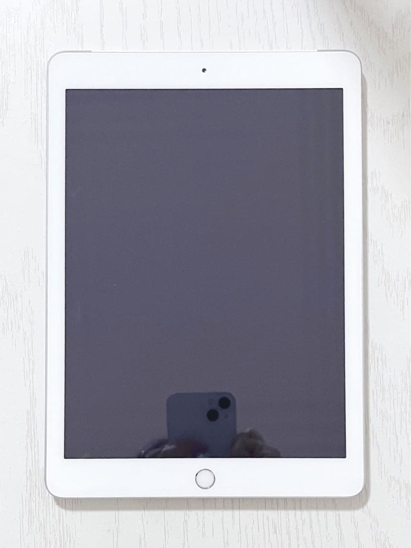 Apple iPad シルバー 第5世代 32GB