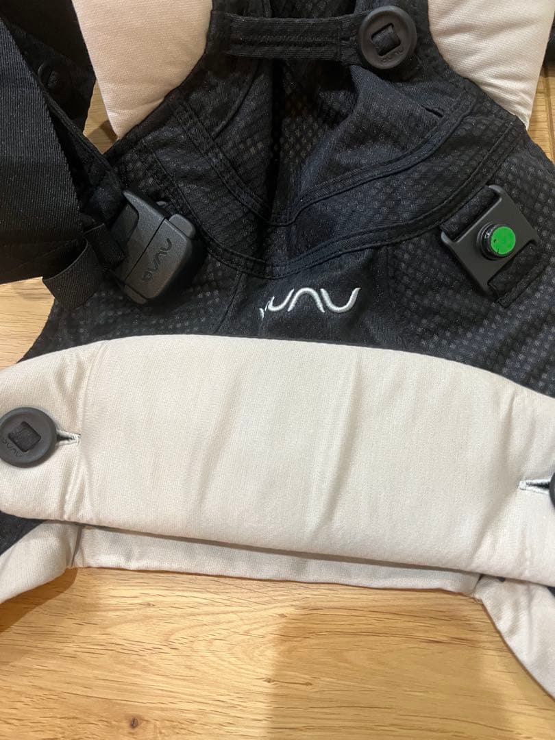 Nuna ヌナ ベビーキャリア カドル クリック/キャビア