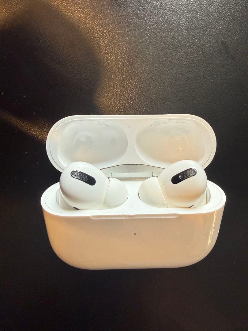 AirPods Pro ワイヤレス充電ケース付き