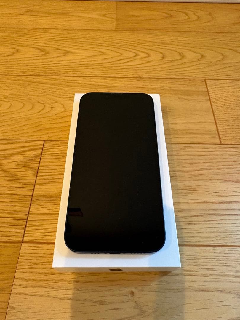 Apple iPhone 13 ブラック 本体（箱付き）美品