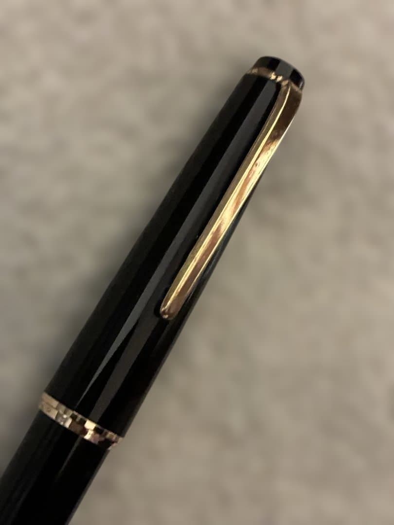 ◾️MONT BLANC ◾️モンブラン 万年筆 No.32◾️黒色／金色◾️