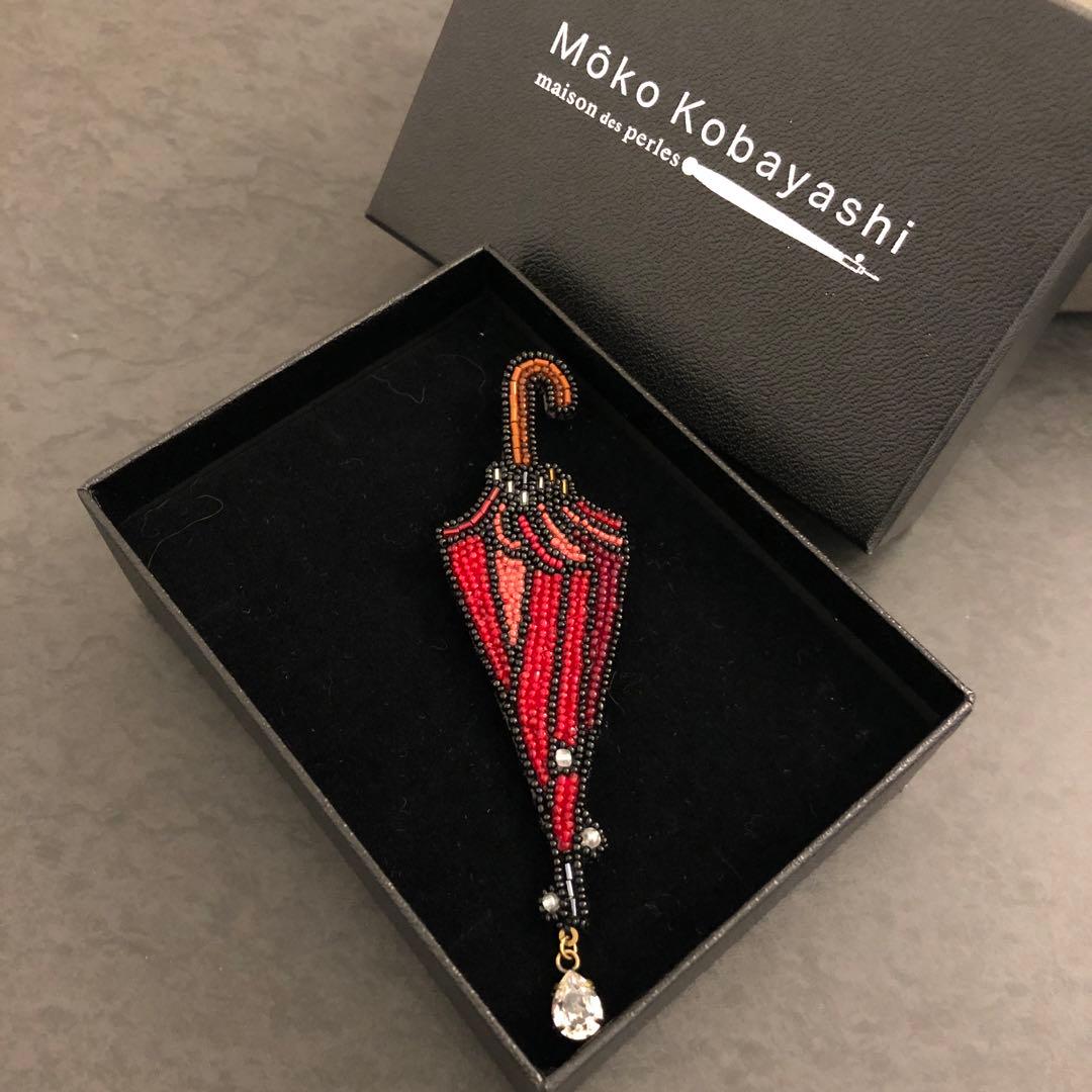 シ*ス様 ブローチ 赤い傘 小林モー子