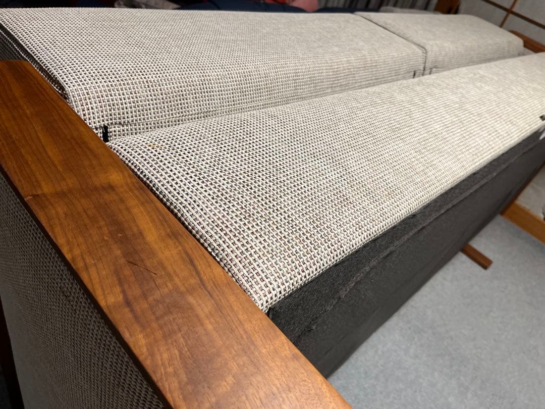 カリモク UU89アーム無垢材 3人掛けソファ 羽毛フェザー UUシリーズ