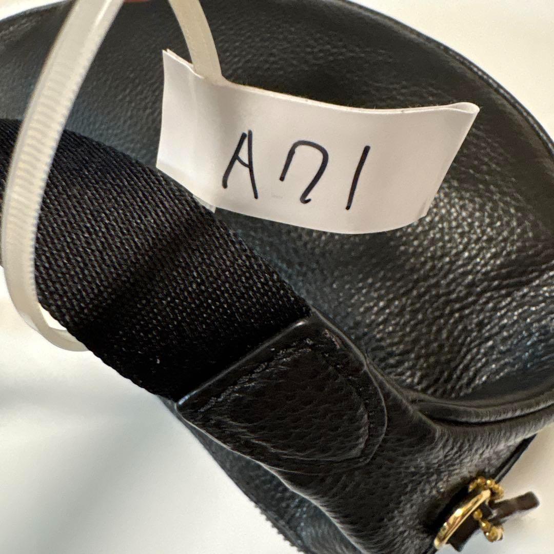 極美品　コーチ　ウエストポーチ　ボディバッグ　ネイビー　ペプルドレザー　6488