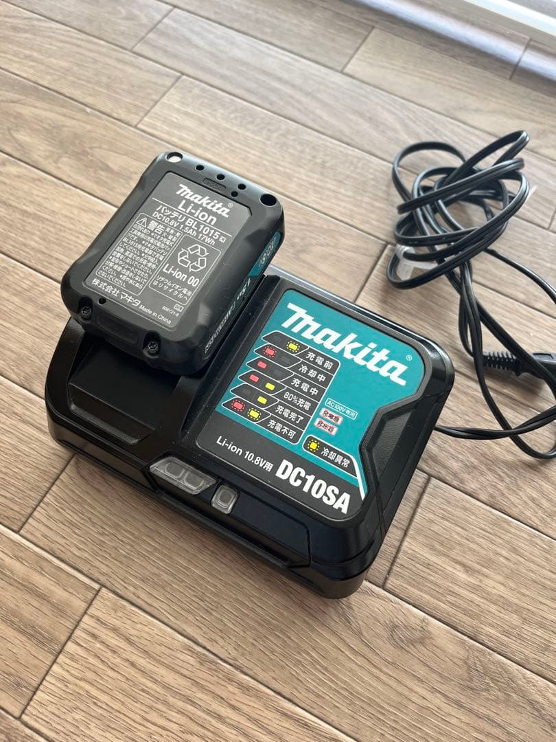 【たまご】マキタ(Makita) スティッククリーナー ホワイト