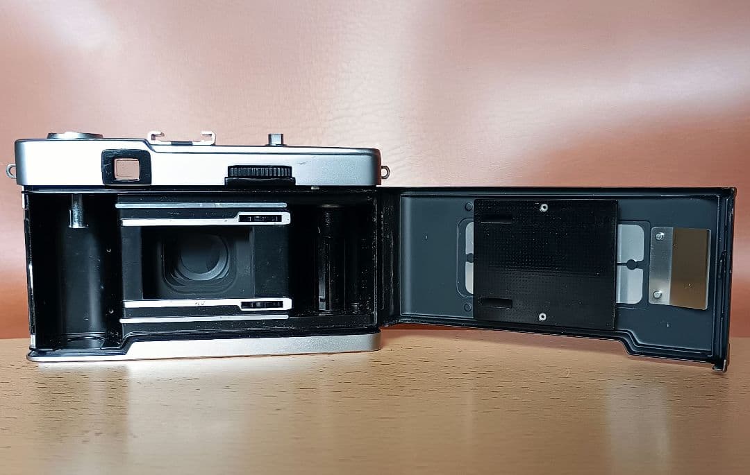 フィルムカメラ【整備、完動品、美品】オリンパストリップ35