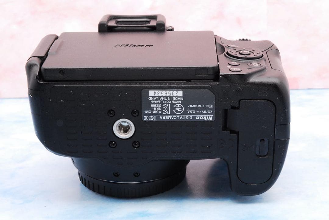 Nikon D5300★Wi-Fi搭載★一眼レフカメラ★手ぶれ補正Wレンズ