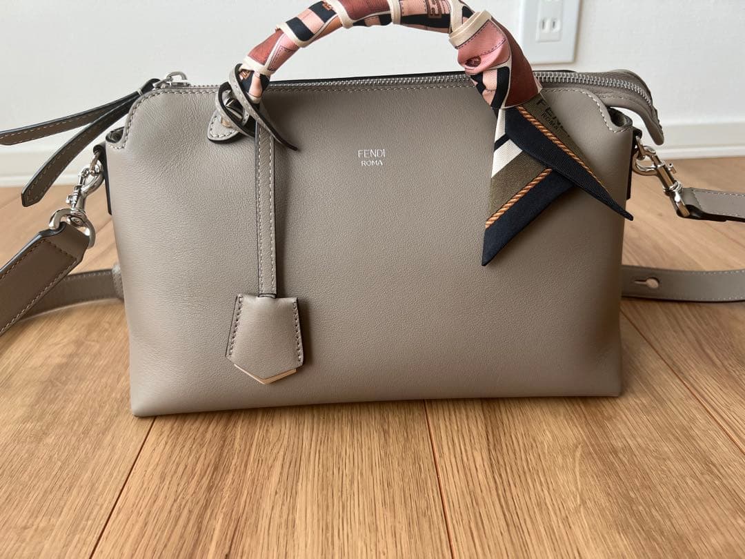 【極美品】FENDI バイザウェイ　ラッピー　スカーフ
