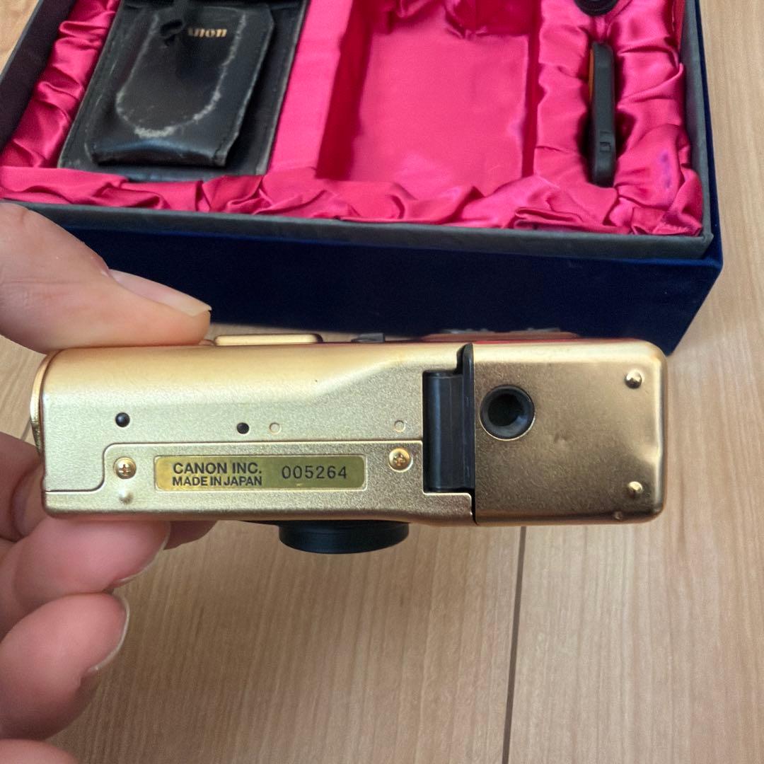 キヤノン60周年を記念して発売された特別限定モデルです。