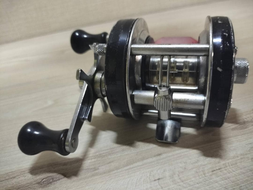 ★アブガルシア　アンバサダー5600Ｃ　ビンテージ　リール　赤ベロ