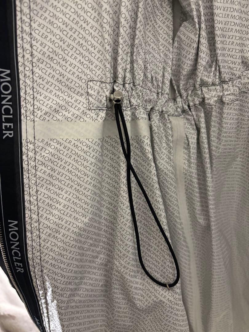 ｛美品｝MONCLER ブラック ナイロンコート