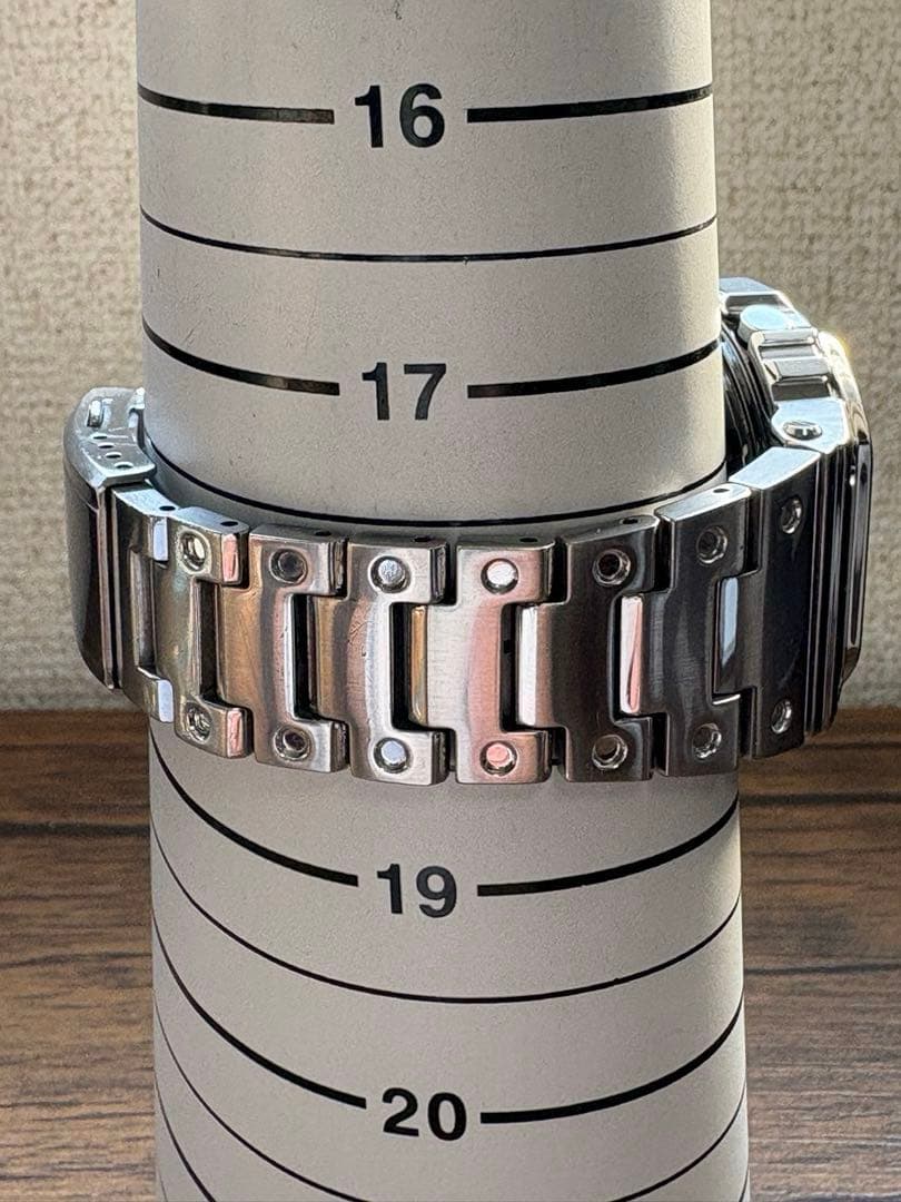 美品 G-SHOCK GMW-B5000D-1JF 電波ソーラー シルバー