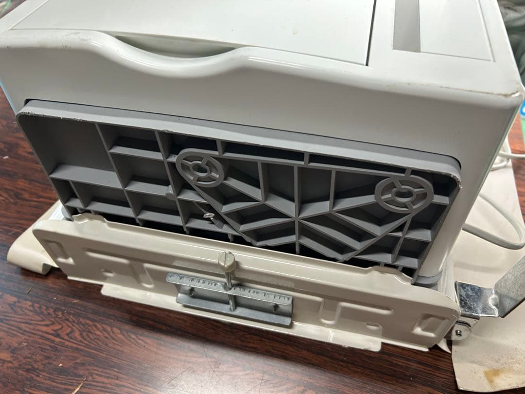 【京都市引き取り限定】2021年製　ハイアール　窓用エアコン　JA-16V