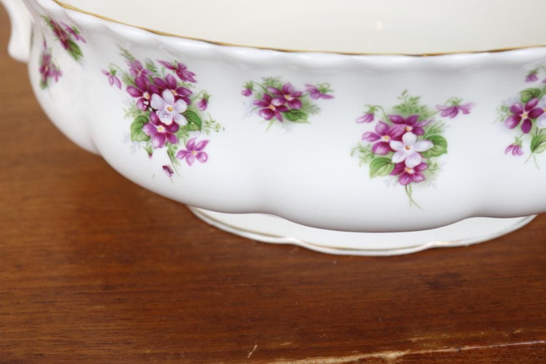 お値下げ　ロイヤルアルバート　スウィートバイオレット　チュリーン　蓋付ボウル