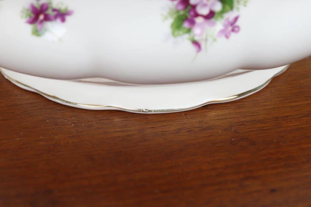 お値下げ　ロイヤルアルバート　スウィートバイオレット　チュリーン　蓋付ボウル