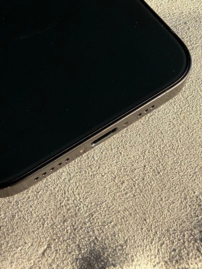 ほぼ未使用 iPhone 16e アメリカ版 128GB ブラック 本体のみ