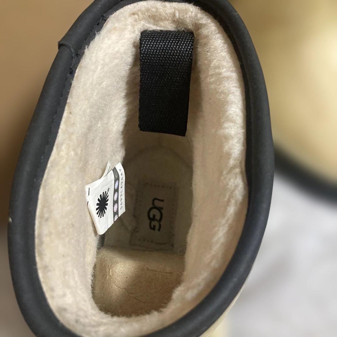 UGG クリーム色 ショートブーツ　レインブーツ