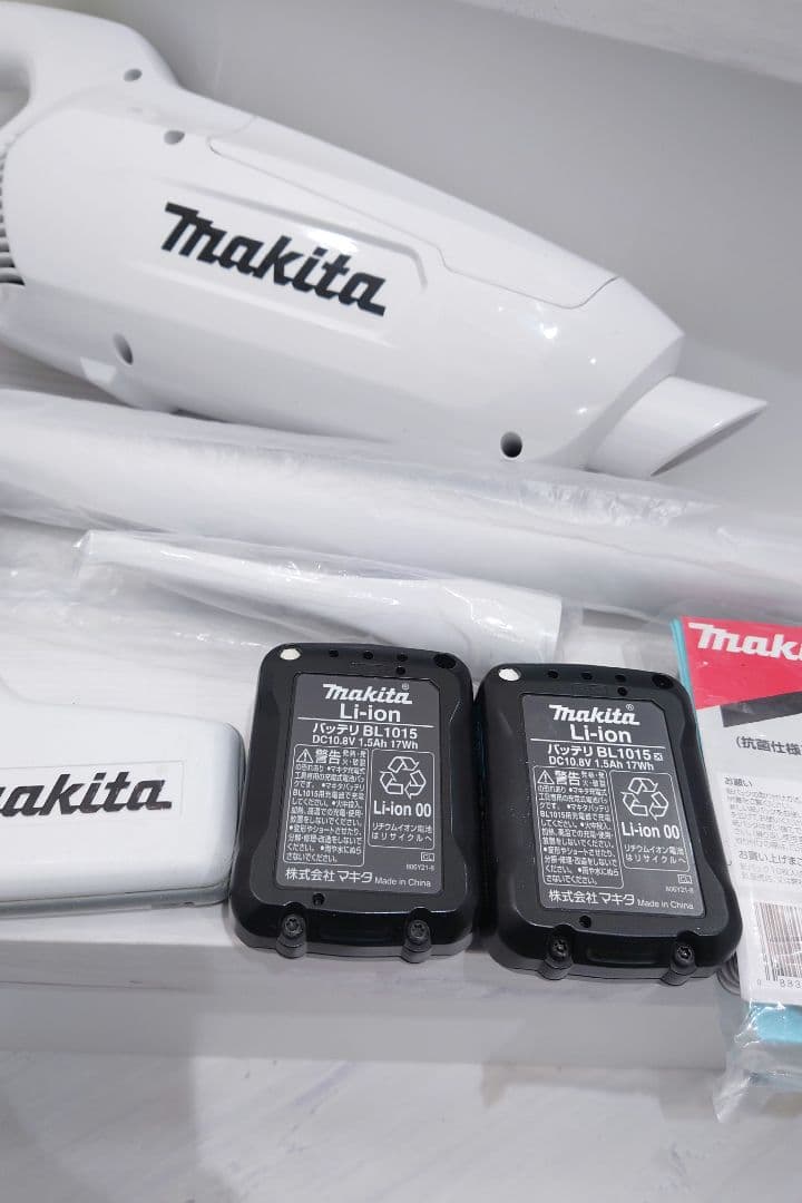 makita【マキタ】充電式クリーナー10.8V 紙パック式CL107FD中古品