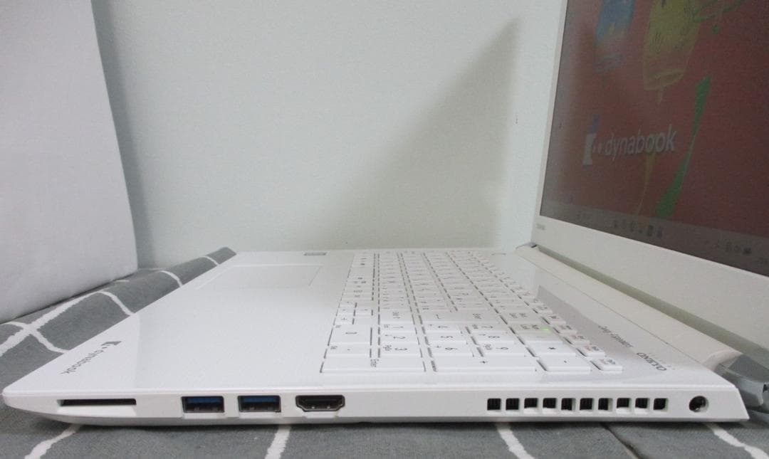 dynabookノートPC Corei7 8世代、ブルーレイ、バッテリー残98%