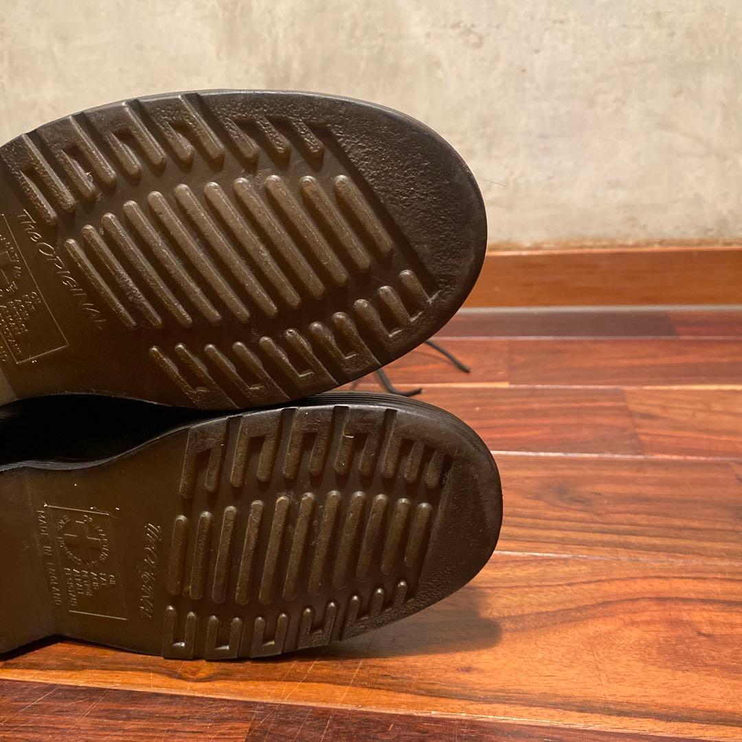 ドクターマーチン20ホール