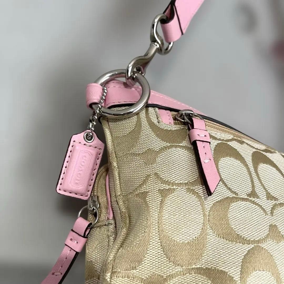 美品✨coach シグネチャー　ワンショルダー　ピンク　2ポケット