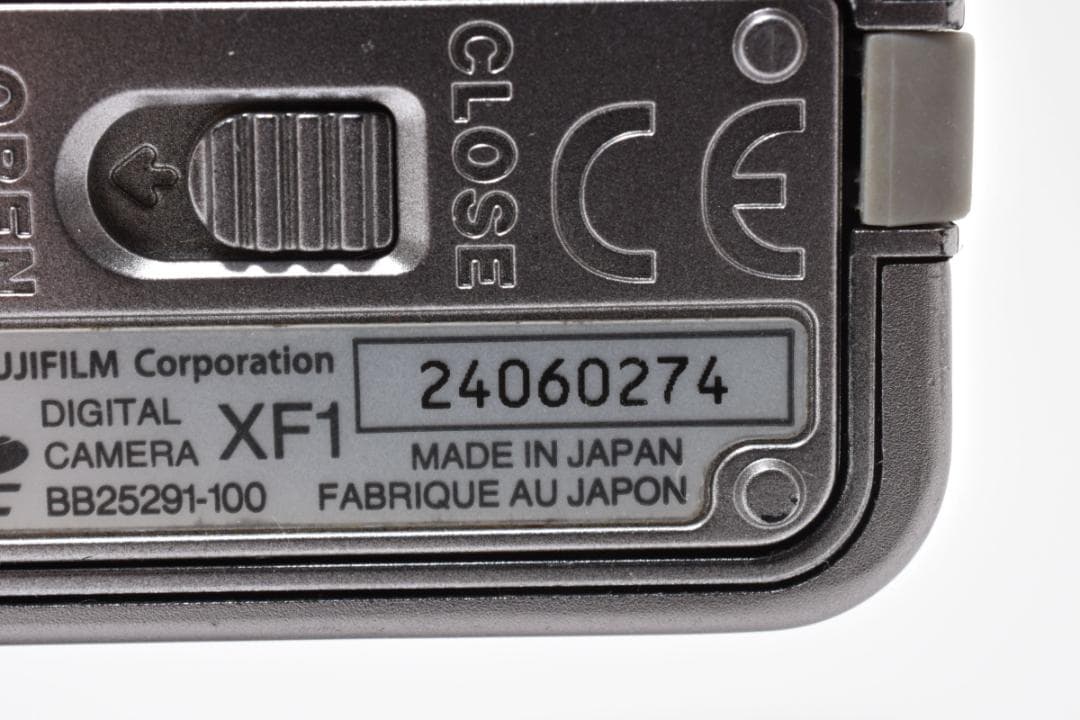 美品 フジフィルム　FUJIFILM XF1 1513