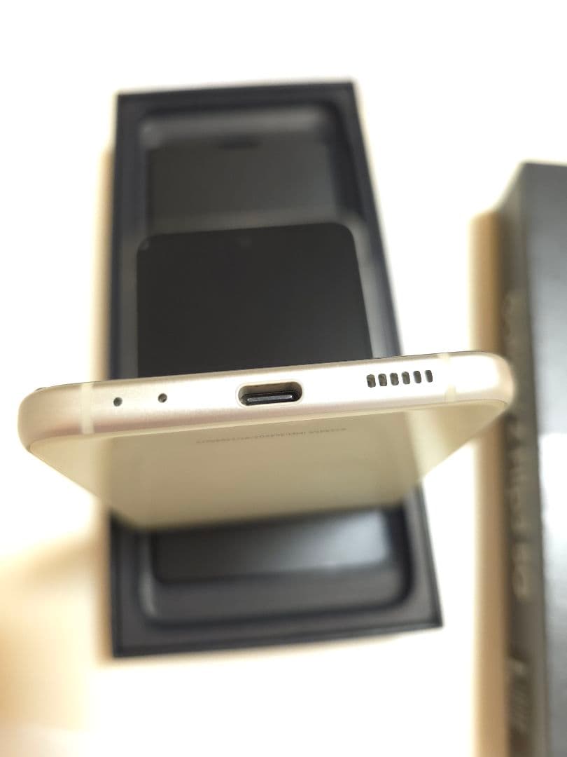 【韓国モデル・美品】 Samsung Galaxy Z Flip3 ホワイト本体