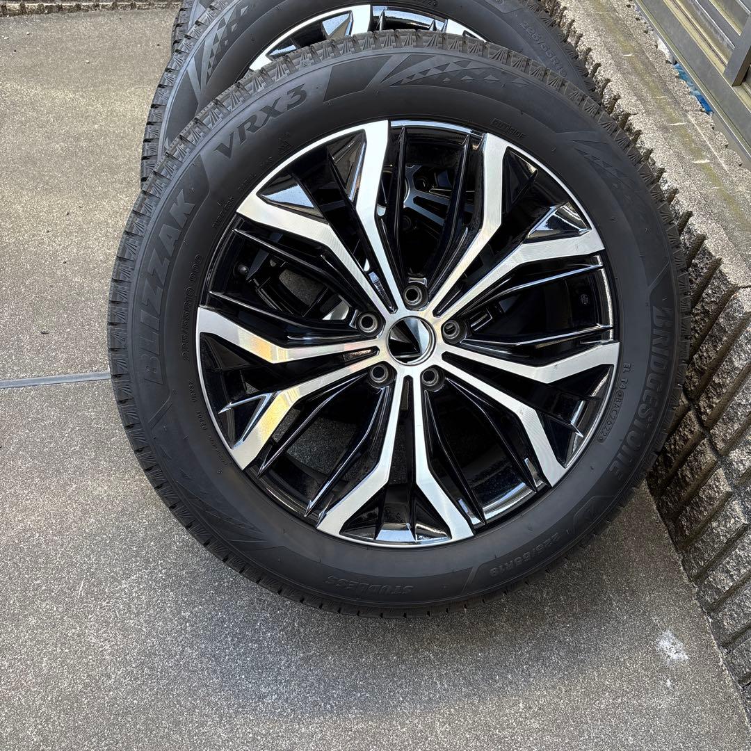 備品:クラウンクロスオーバーアルミホイールスタッドレスタイヤ 225/55/19