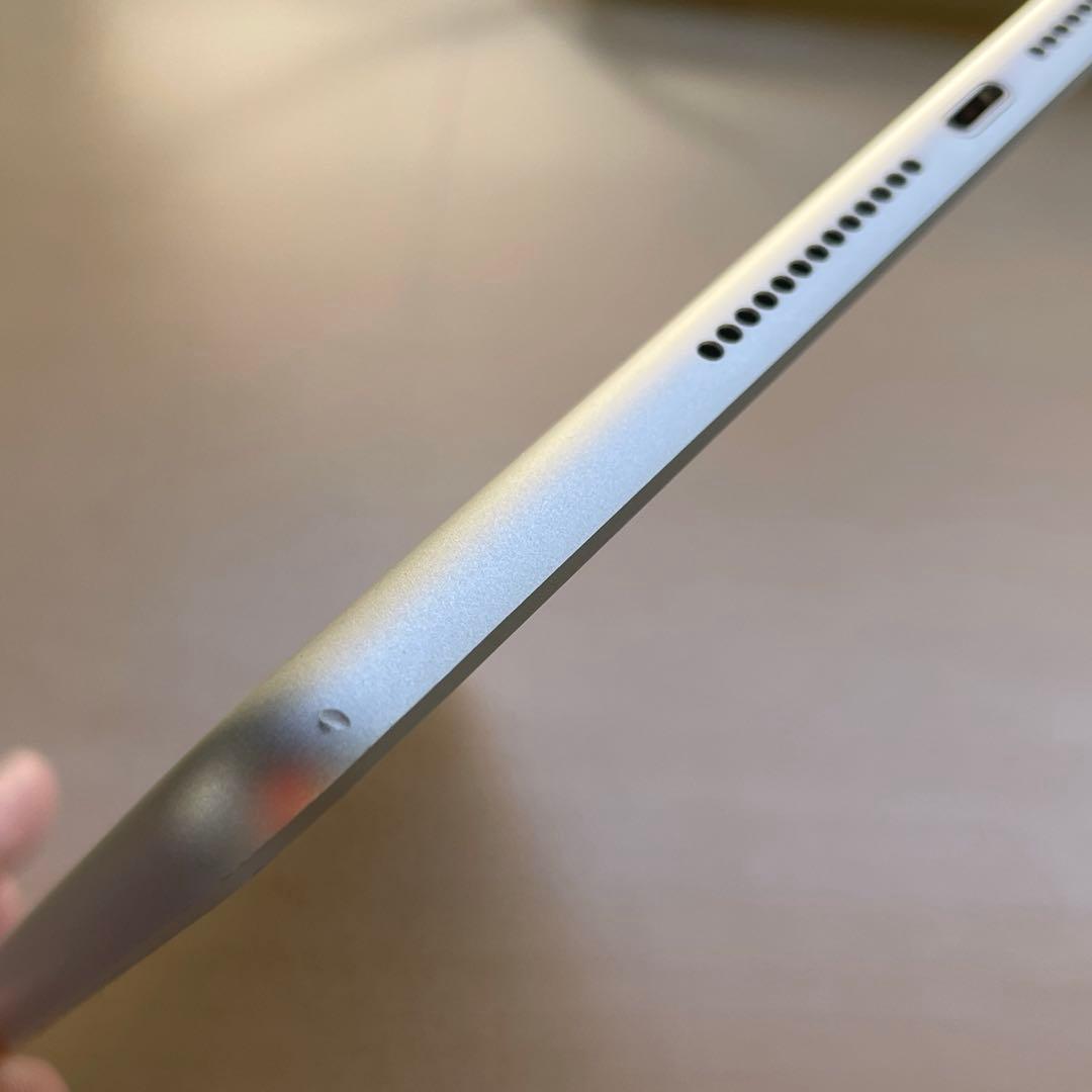 iPad 第6世代　A1893　Wi-Fiモデル　シルバー　32GB美品 #1
