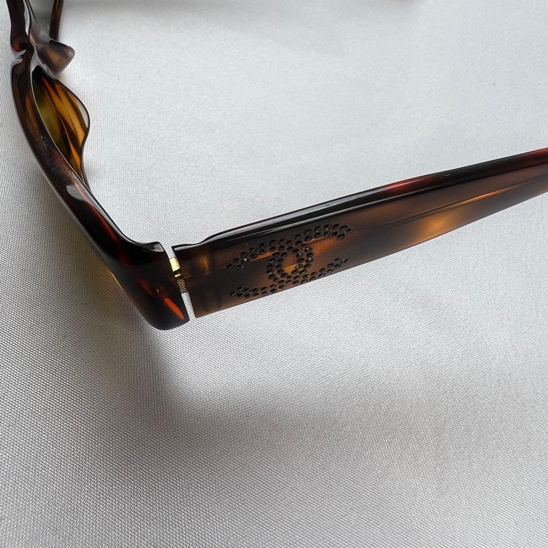 小物 CHANEL Cocomark tortoiseshell sunglasses