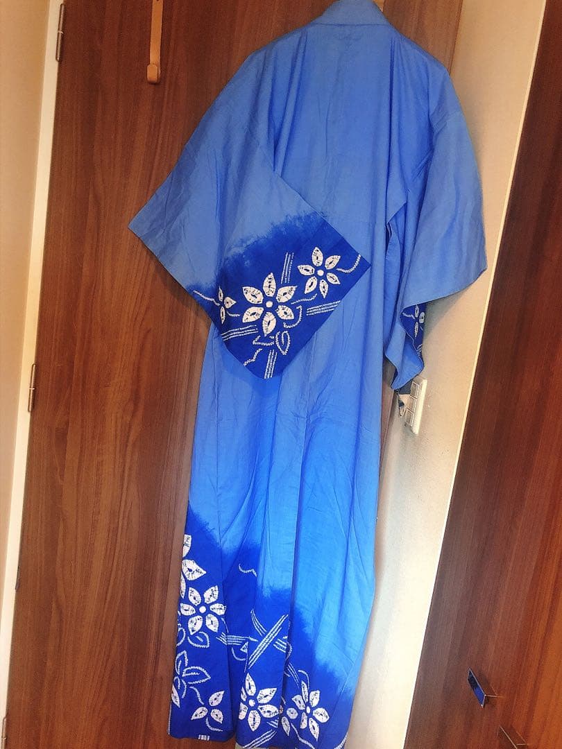 中古美品　有松鳴海絞り　浴衣　絵羽の付け下げ調が可愛い♡ぼかしのブルー水色　お花