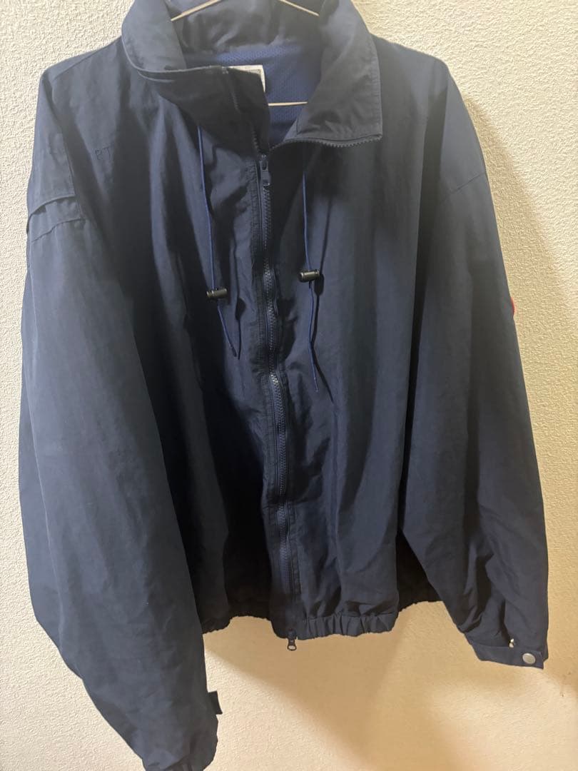 C.E cavempt ネイビー フード付き ナイロンジャケット　[値下げ中]