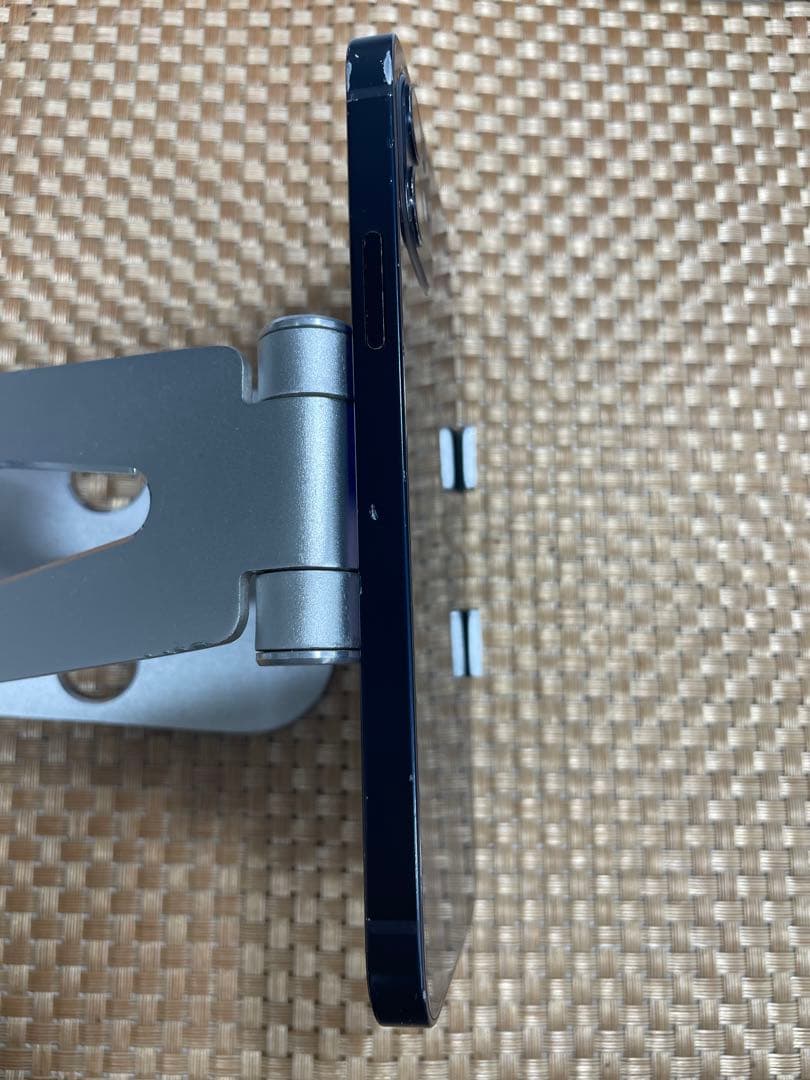 iPhone 12 64 GB ブラック SIMフリー【8389】