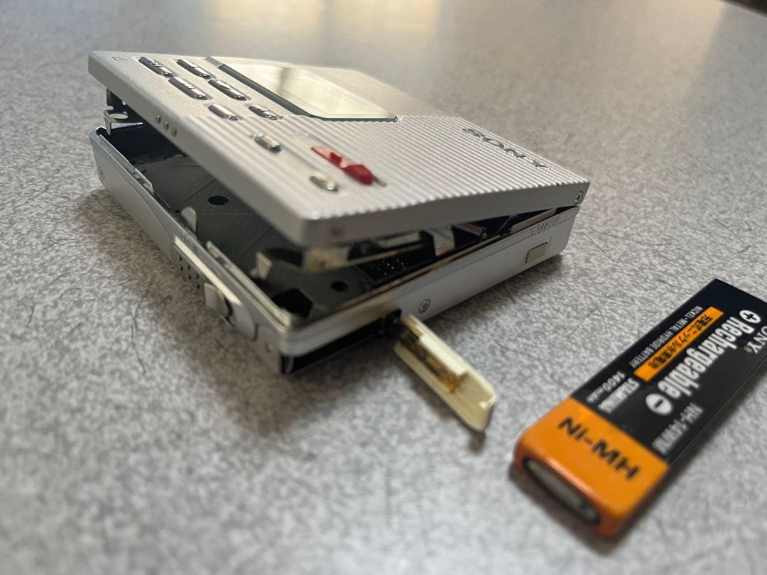 SONY ポータブルMDレコーダー MZ-R90