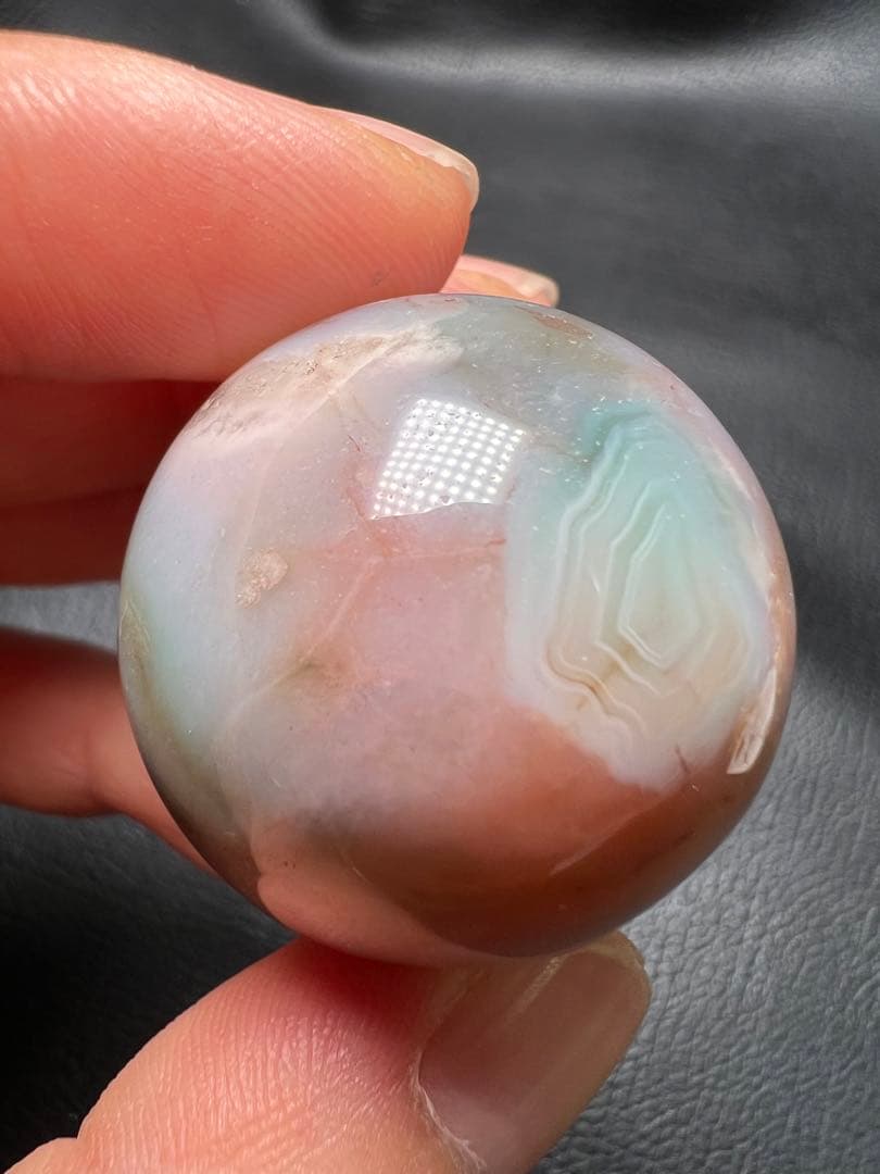 071711  31ミリ笑口桜瑪瑙　貫通穴　結晶入り