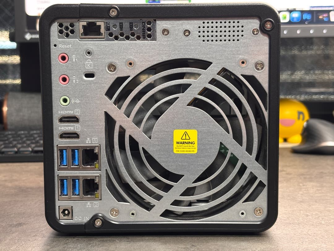 QNAP TS-453Be NAS 本体（10GbE・メモリ8GB拡張済み）