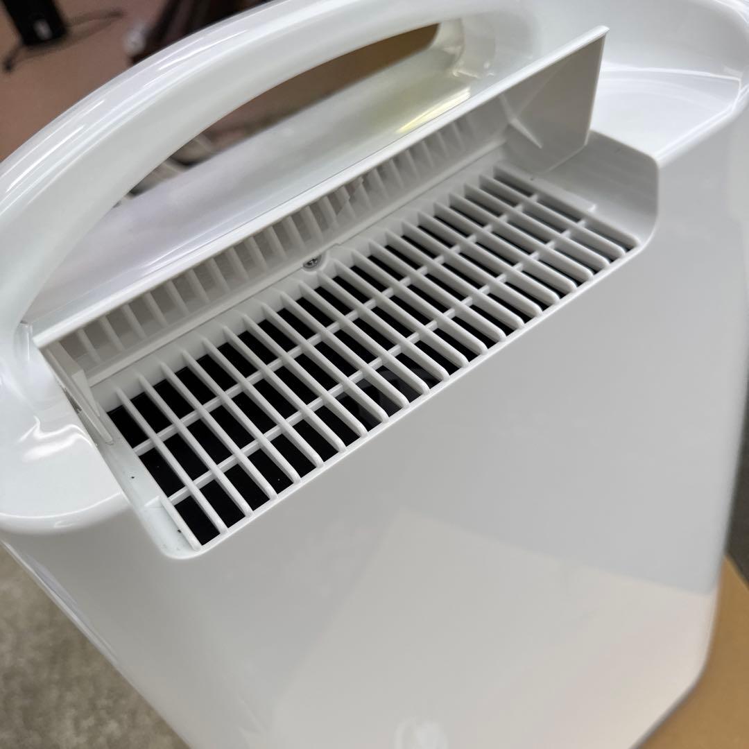 DRY & LAUNDRY 除湿機 ホワイト