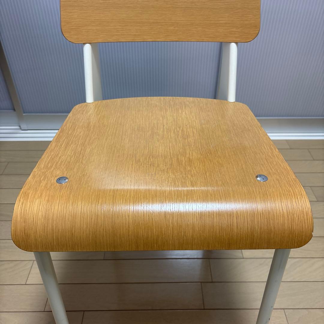 Vitra Prouvé Collection デスクチェア　白