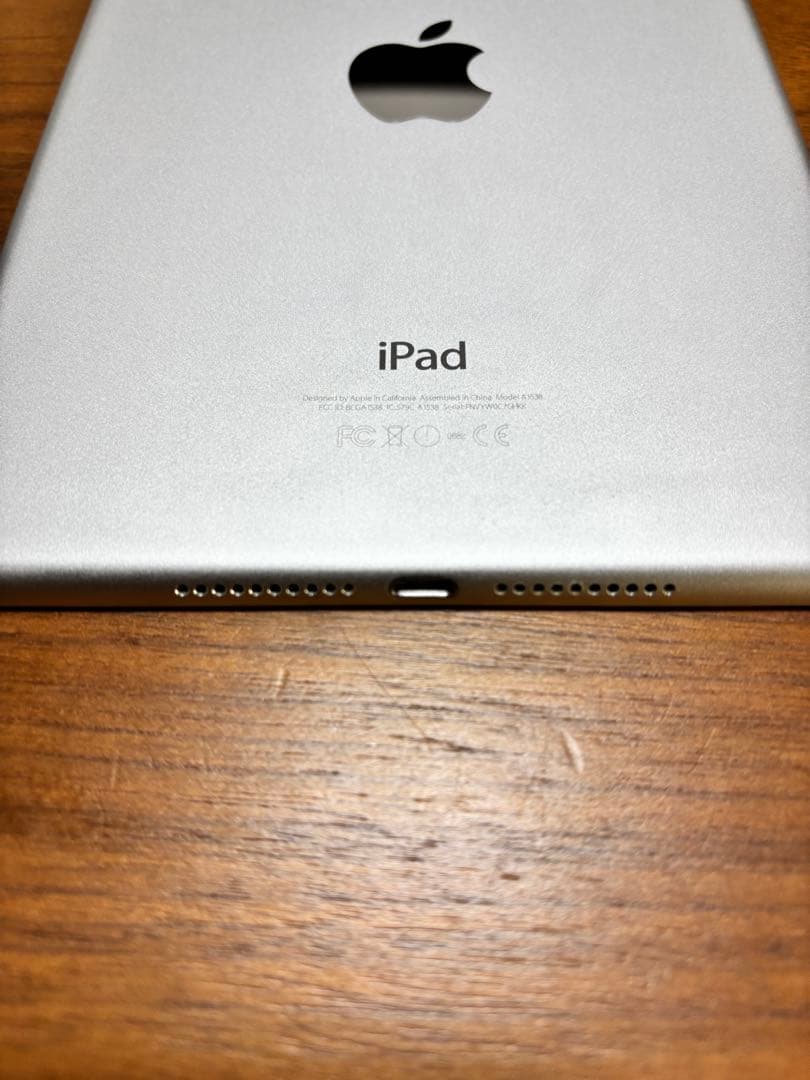 iPad mini 4 Wi-Fi 128GB シルバー 純正ケーブル付