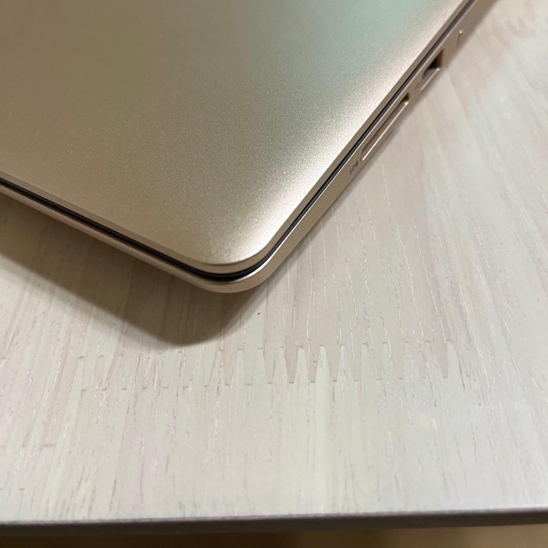 美品　DELL ノートPC ゴールド