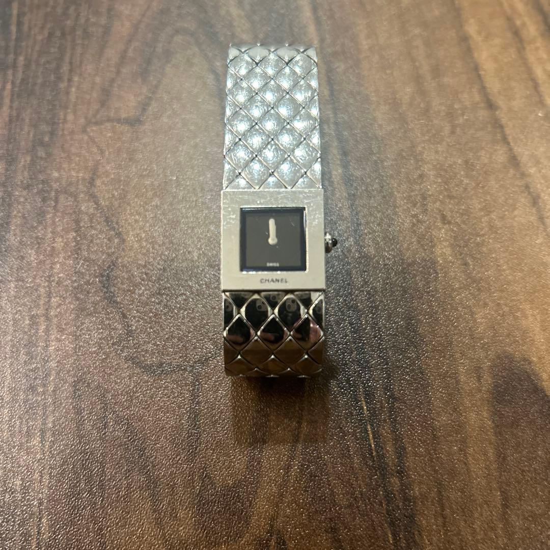 CHANEL シルバー クォーツ時計　マトラッセ