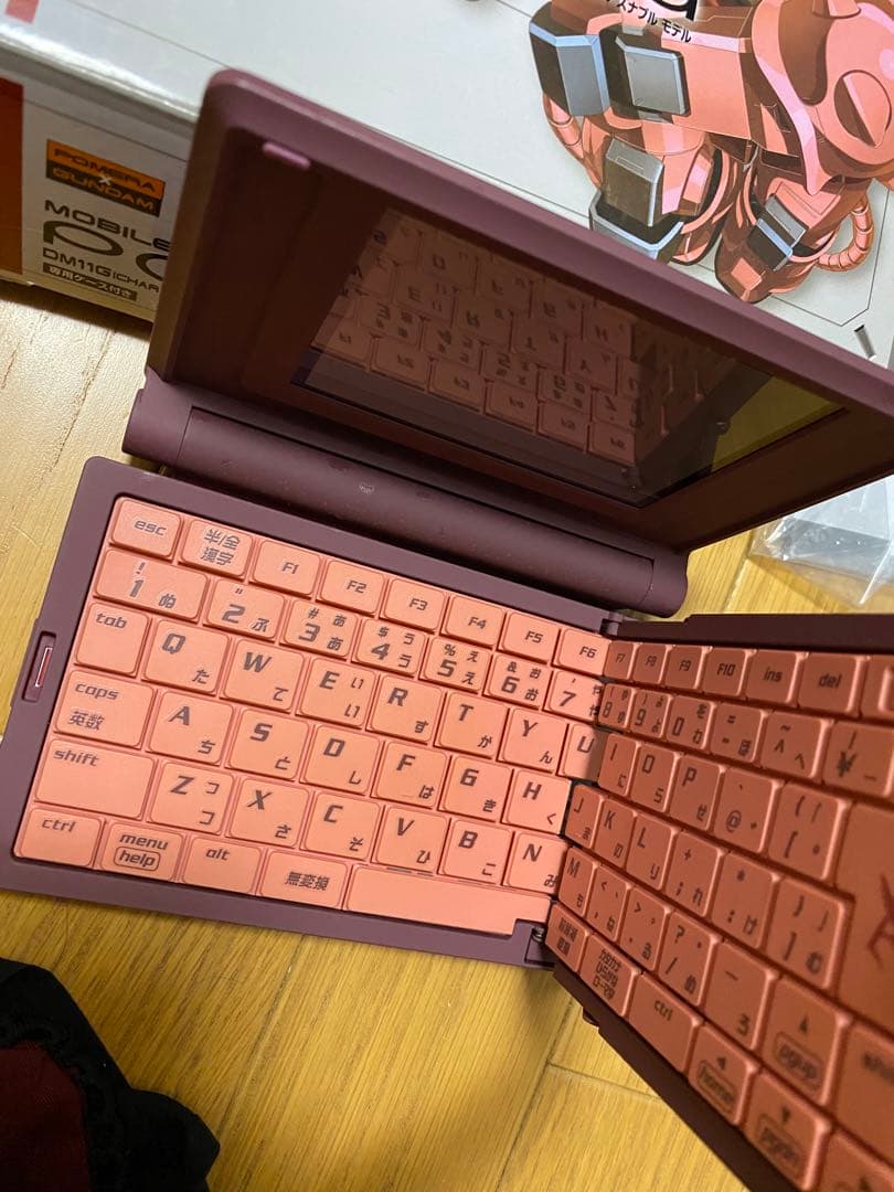 シャア専用ポメラ CHAR AZNABLE レッドキーボード 本体 キングジム