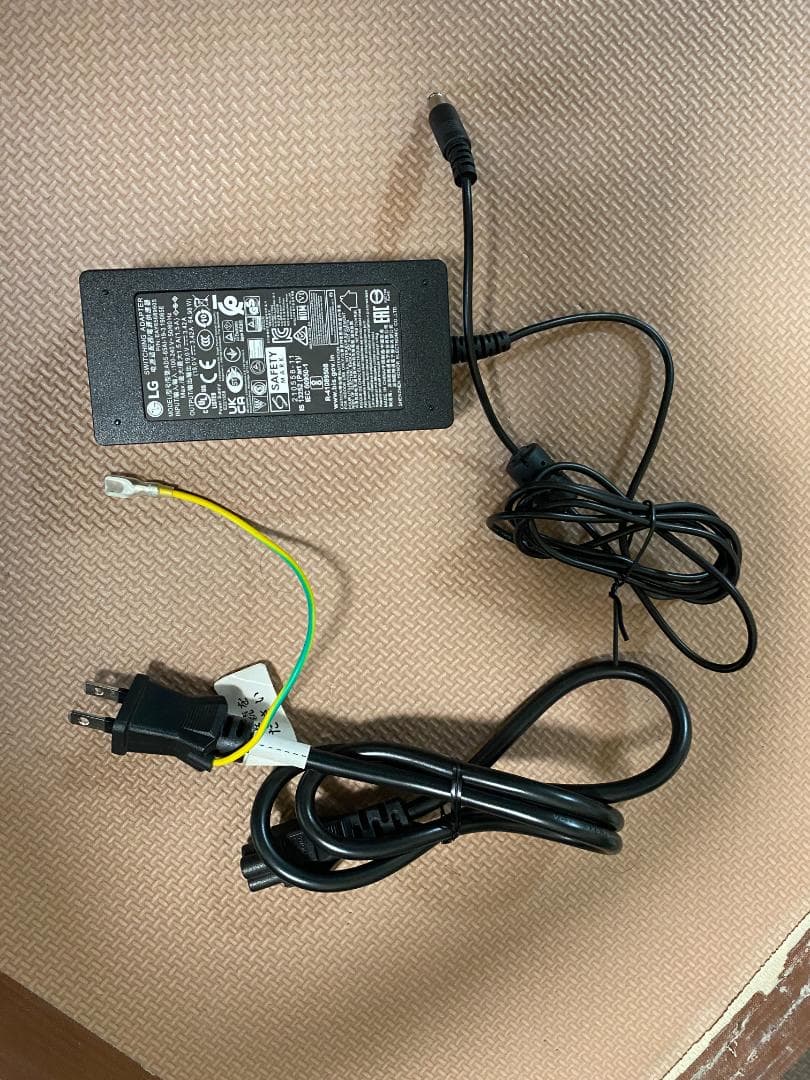 LG製 UltraGear 32GN650-Bモニター※V字型スタンドなし