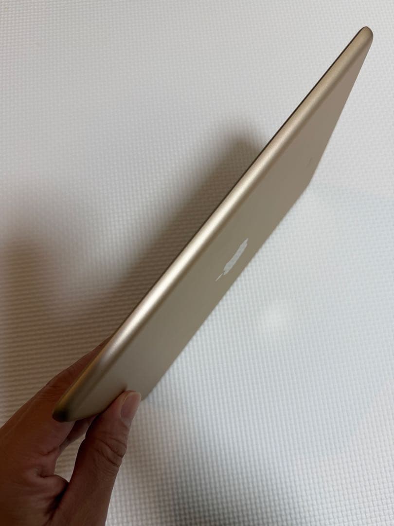 超美品　iPad Wi-Fi 第5世代 128G ゴールド